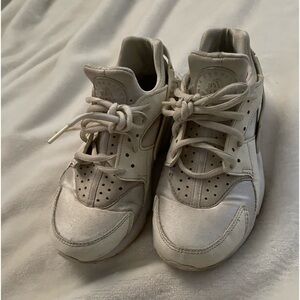 Size 6.5W white huarache